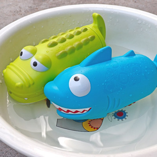 喷水滋水枪洗澡玩具游泳池戏水宝宝鲨鱼卡通小水枪 儿童水枪抽拉式