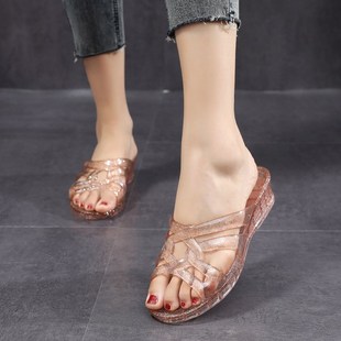 新款 水晶塑料坡跟拖女夏季 妈妈中跟防滑透明PVC室内外穿女凉拖鞋