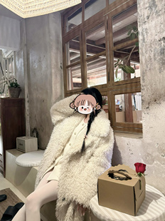 女装 新品 米白色毛毛大衣外套时尚 韩版 潮流大气上档次均码 冬季