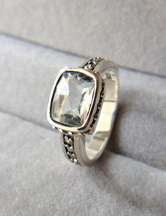 新款 天然白水晶戒指 泰国进口 钻石切割闪亮白水晶