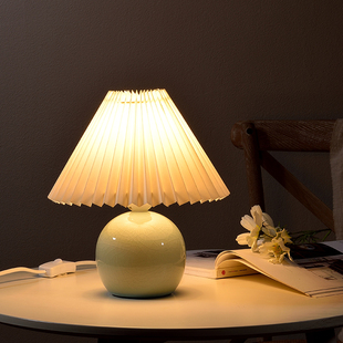 圆球裂纹天球陶瓷百褶小台灯北欧现代简约浪漫卧室暖光插电床头灯