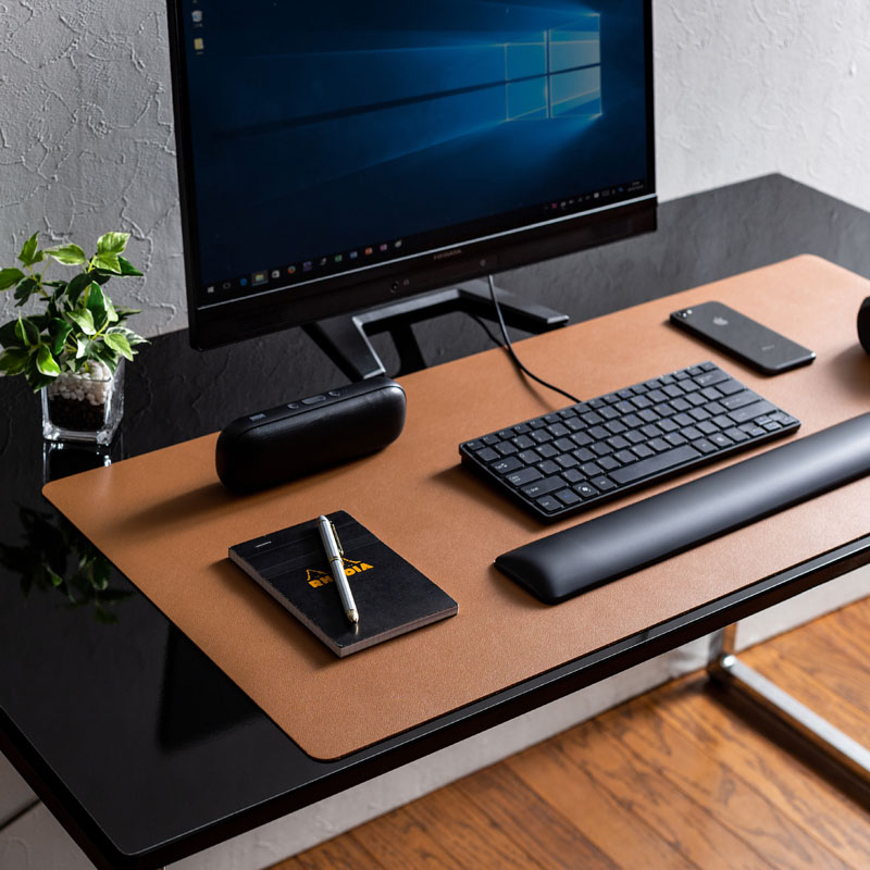 日本SANWA超大鼠标垫皮质桌垫办公家用书桌垫子大尺寸防滑易清洁