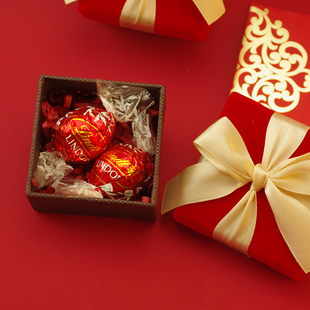 红色丝绒婚礼糖盒含糖情人节三八节礼物 瑞士莲巧克力喜糖成品2粒