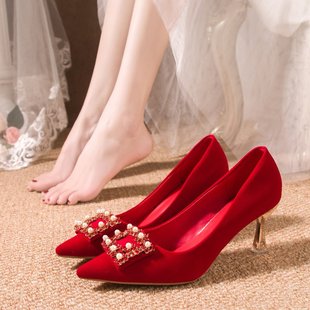 红色婚鞋 高跟鞋 尖头水钻 女低跟3cm细跟绒面百搭秀禾结婚新娘单鞋