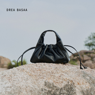 DREA BASAA扇形系列小号斜挎包小众设计褶皱包质感抽绳真皮单肩包