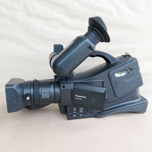 Panasonic 松下 摄像机DV磁带3CCD录像肩扛摄影机 MD10000GK数码