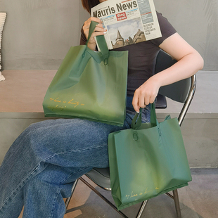 衣服购物打包定制好看 店袋子高档磨砂手提塑料礼品包装 复古绿服装