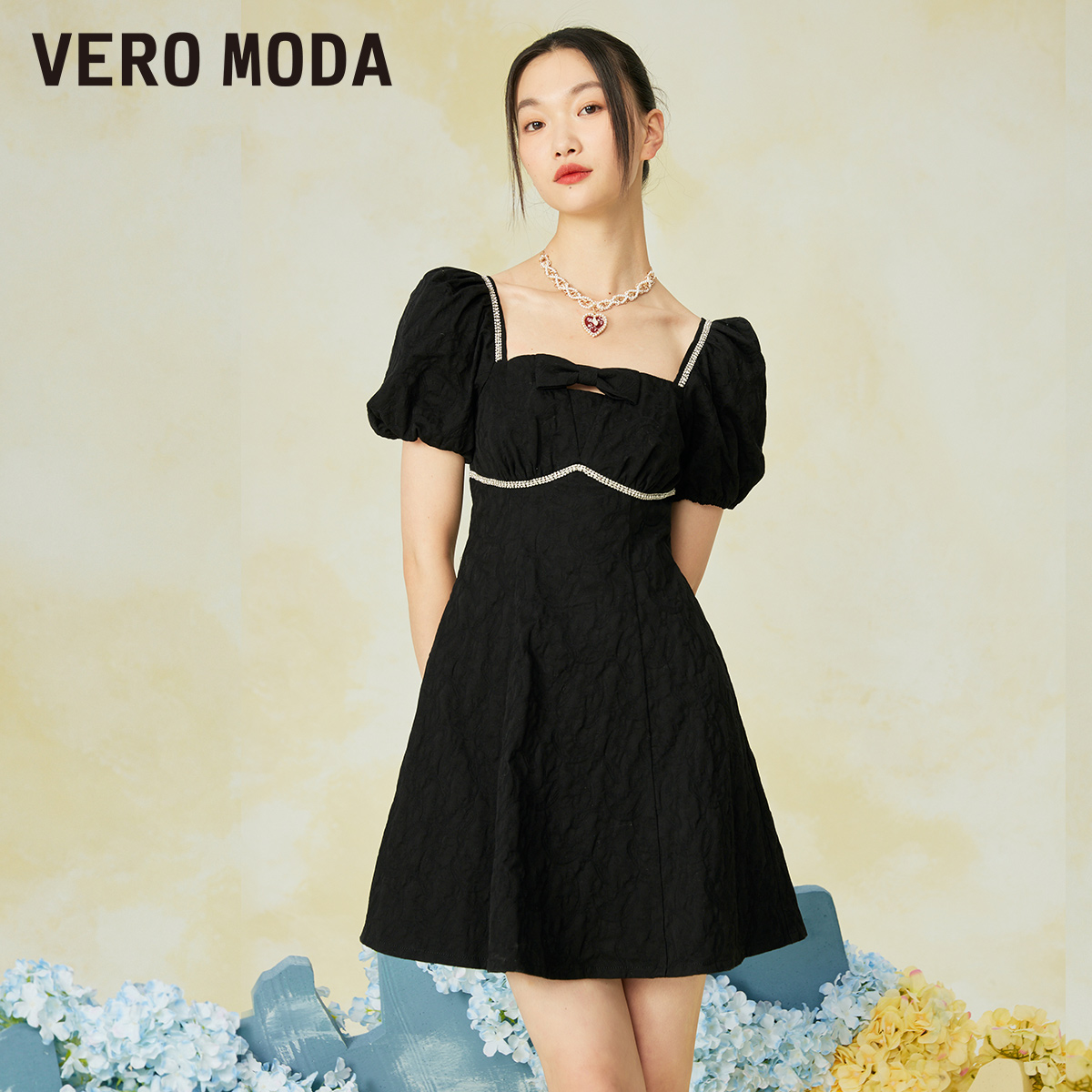 时尚 Vero 甜美泡泡袖 Moda奥莱连衣裙子夏季 方领褶皱肌理时尚 新款