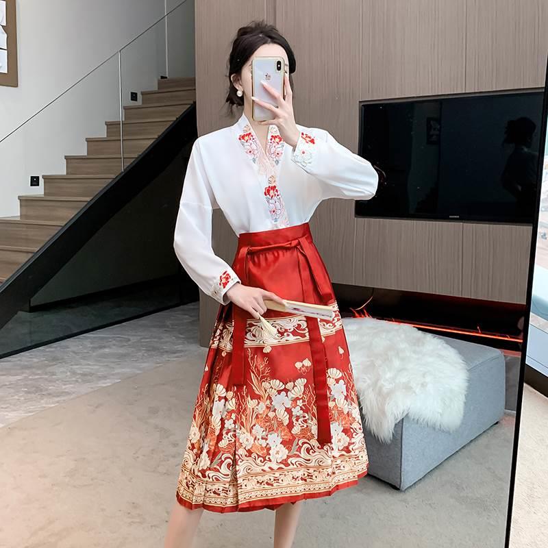 新中式 国风刺绣高端短款 女春夏小个子红色日常可穿汉服 马面裙套装