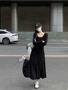 新款 大码 连衣裙 设计感简约黑色长袖 女装 长款 显瘦显高鱼尾裙女秋季