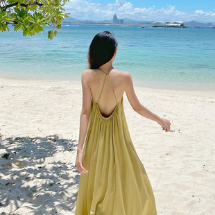泰国旅行穿搭适合拍照衣服超仙三亚海边度假连衣裙吊带露背沙滩裙
