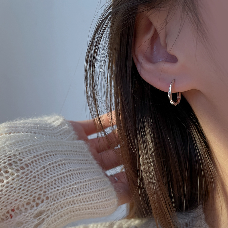 S925纯银耳圈耳饰男女简约设计感轻奢耳钉圆圈圈耳环2022年新款
