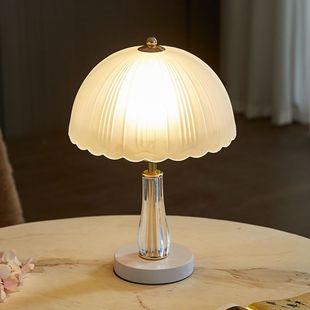 台灯卧室床头灯少女北欧创意简约装 饰家用高级感温馨浪漫复古台灯