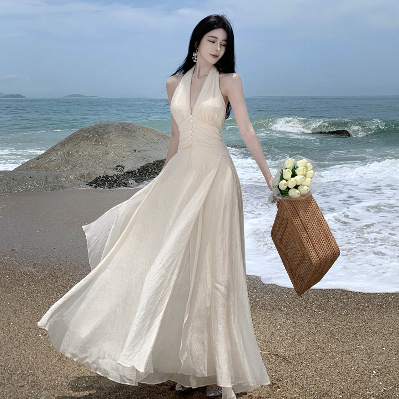 v领挂脖式 连衣裙性感夏季 旅游白色 仙女露背长裙海边度假沙滩新款