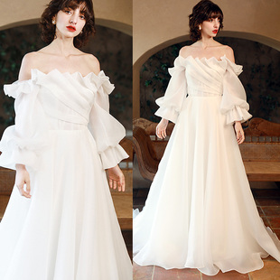 户外草坪白色 原创设计小众婚纱品牌简约欧根缎一字肩复古泡泡袖