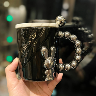 轻奢兔子陶瓷水杯设计感黑色高档精致咖啡杯高颜值珍珠把手马克杯