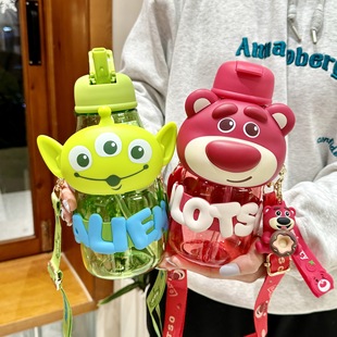 迪士尼草莓熊儿童水杯女塑料吸管杯子夏天小学生上学专用生日礼物