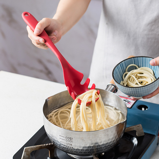 日本进口家用漏勺捞面勺厨房长柄塑料防滑捞饺子面条鸡蛋沥水捞勺