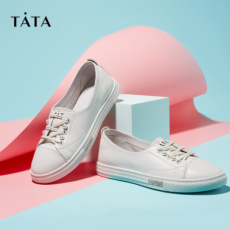 板鞋 Tata 女时尚 他她春季 时尚 平底通勤珍珠饰百搭小白鞋 新款