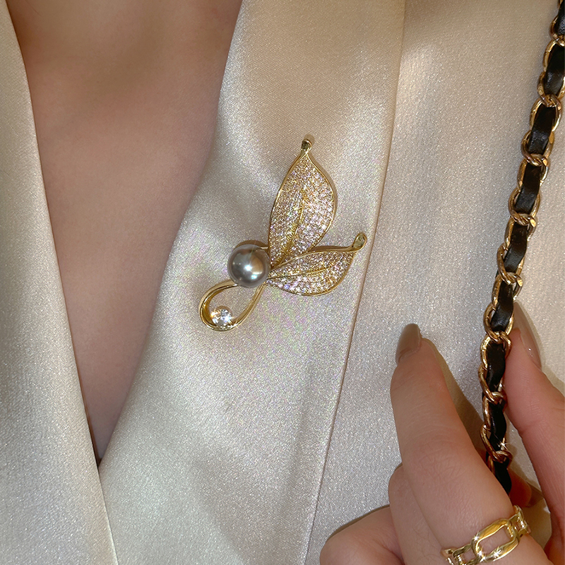 配饰 单颗锆石珍珠胸针高档女胸花设计感小众别针奢华气质大衣西装