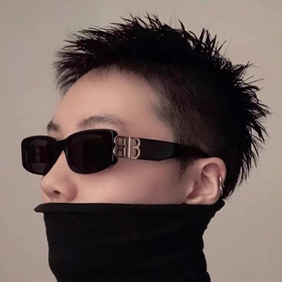 街拍男 潮凹造型超黑墨镜女ins时尚 欧美风三角猫眼太阳镜2021新款