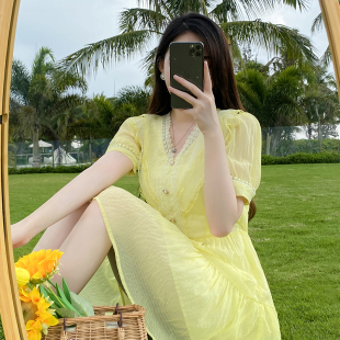 2024新款 黄色连衣裙女夏季 温柔雪纺茶歇小众设计显瘦裙子 仙气法式