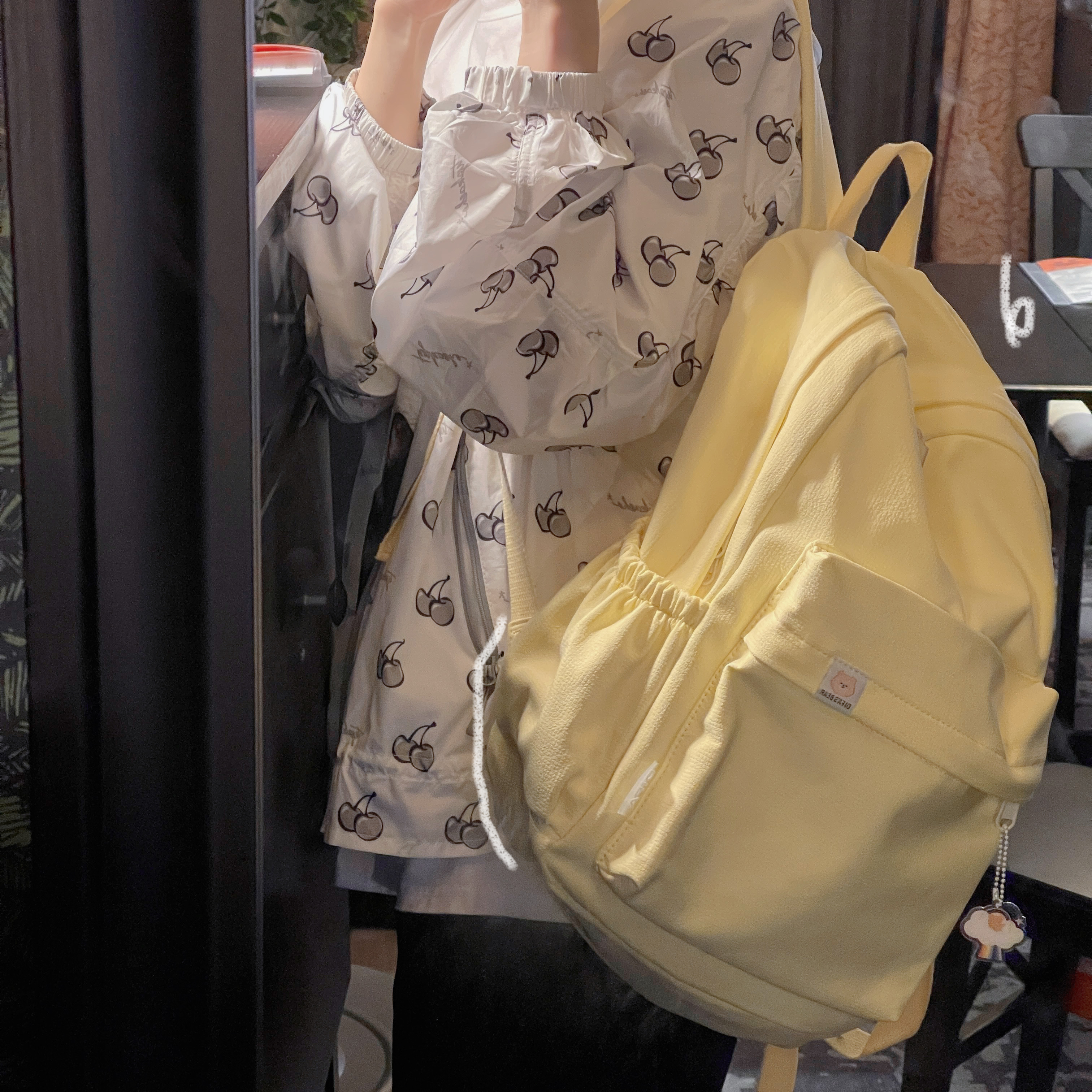 初中生可爱奶黄色背包高中学生大容量双肩包 书包女韩版 苏在在同款
