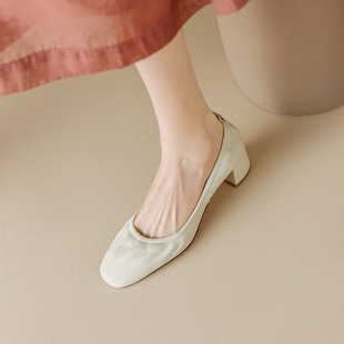 女 新款 简约韩版 单鞋 2023春季 巨软巨舒适圆头褶皱浅口粗跟中跟单鞋
