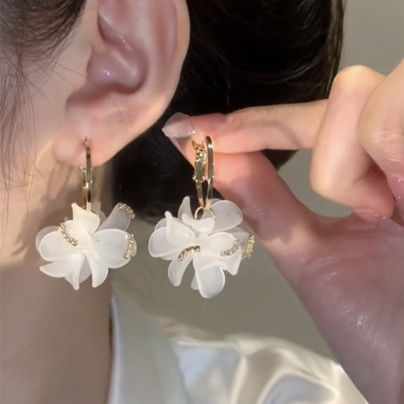 超仙白色花朵耳环耳圈女韩版 时尚 小众设计感气质甜美百搭耳饰 个性