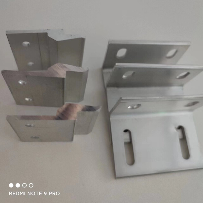 连接件 配件子母卡扣件可调节挂条铝合金型材角码 护墙板干挂件安装